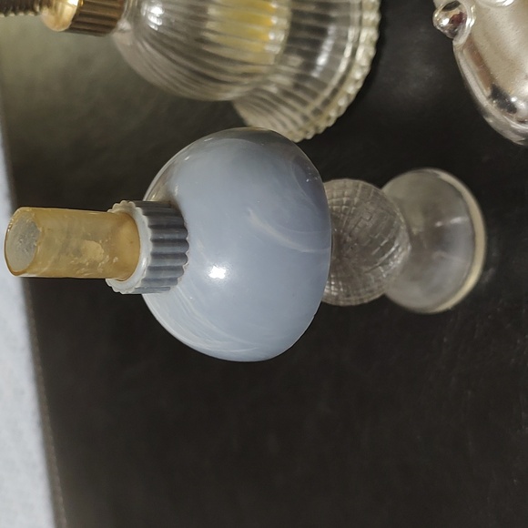 🌸3 Avon Glass Bottles - Picture 3 of 8